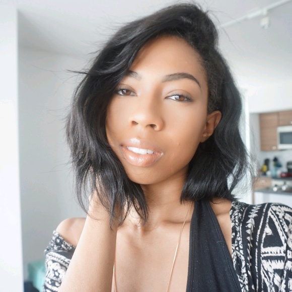 Meet your Posher, Keyera - Picture 1 of 1